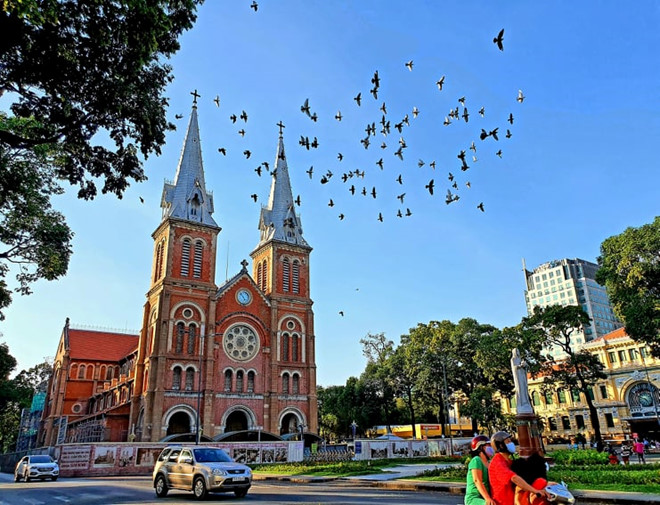 Báo quốc tế bình chọn Nhà thờ Đức Bà Sài Gòn là 1 trong 19 thánh đường đẹp nhất thế giới